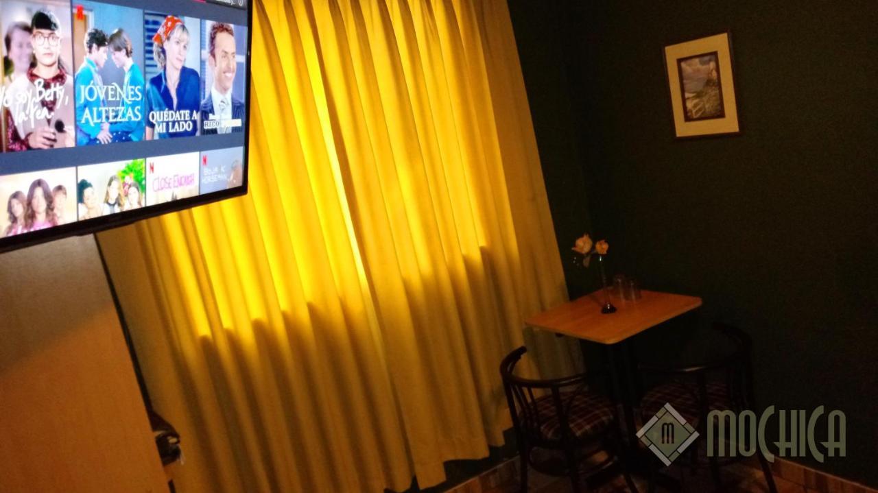 Hostal Residencial Mochica Lima Buitenkant foto