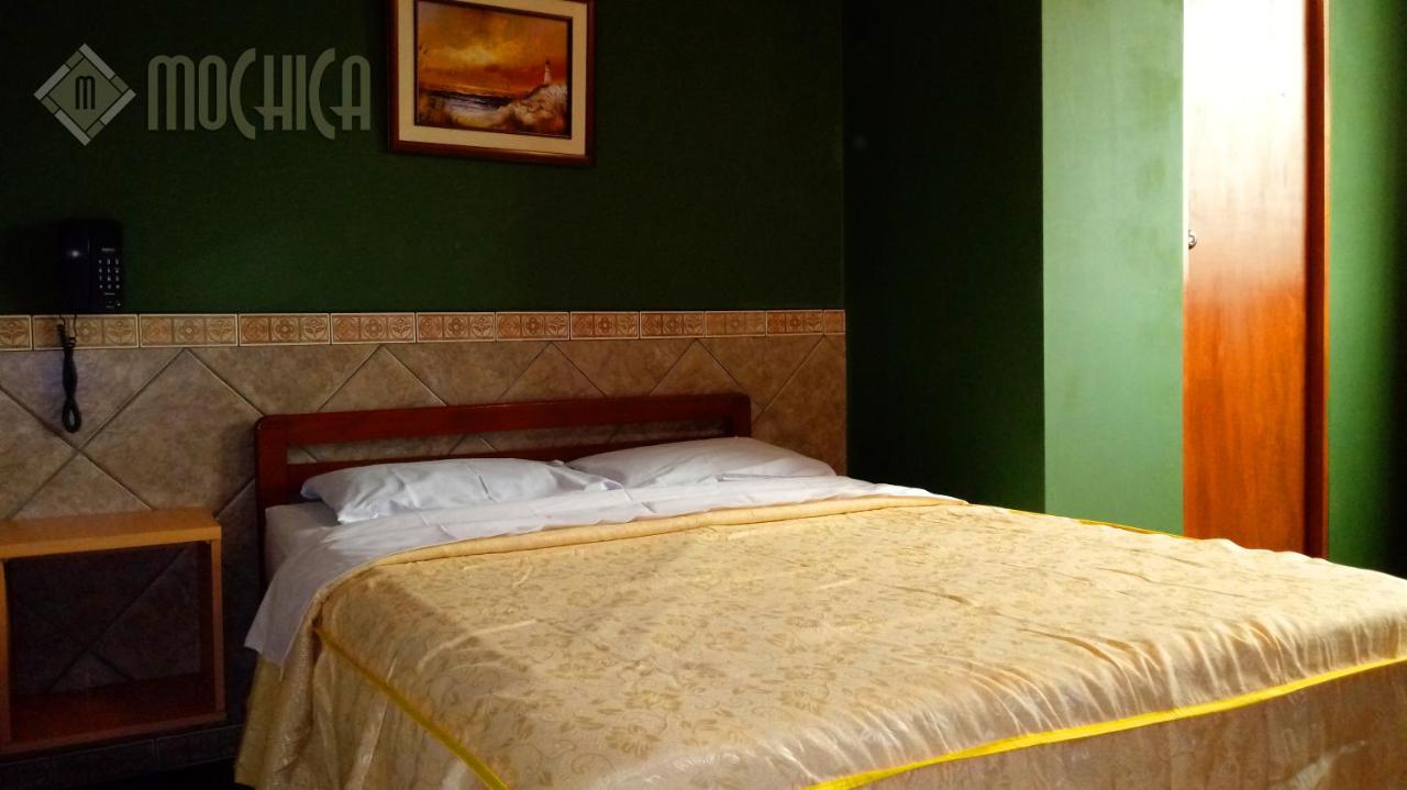 Hostal Residencial Mochica Lima Buitenkant foto
