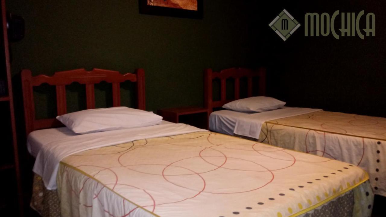 Hostal Residencial Mochica Lima Buitenkant foto