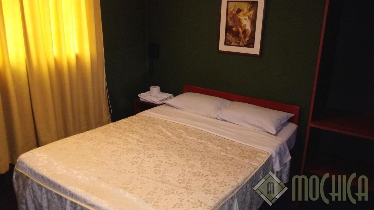 Hostal Residencial Mochica Lima Buitenkant foto